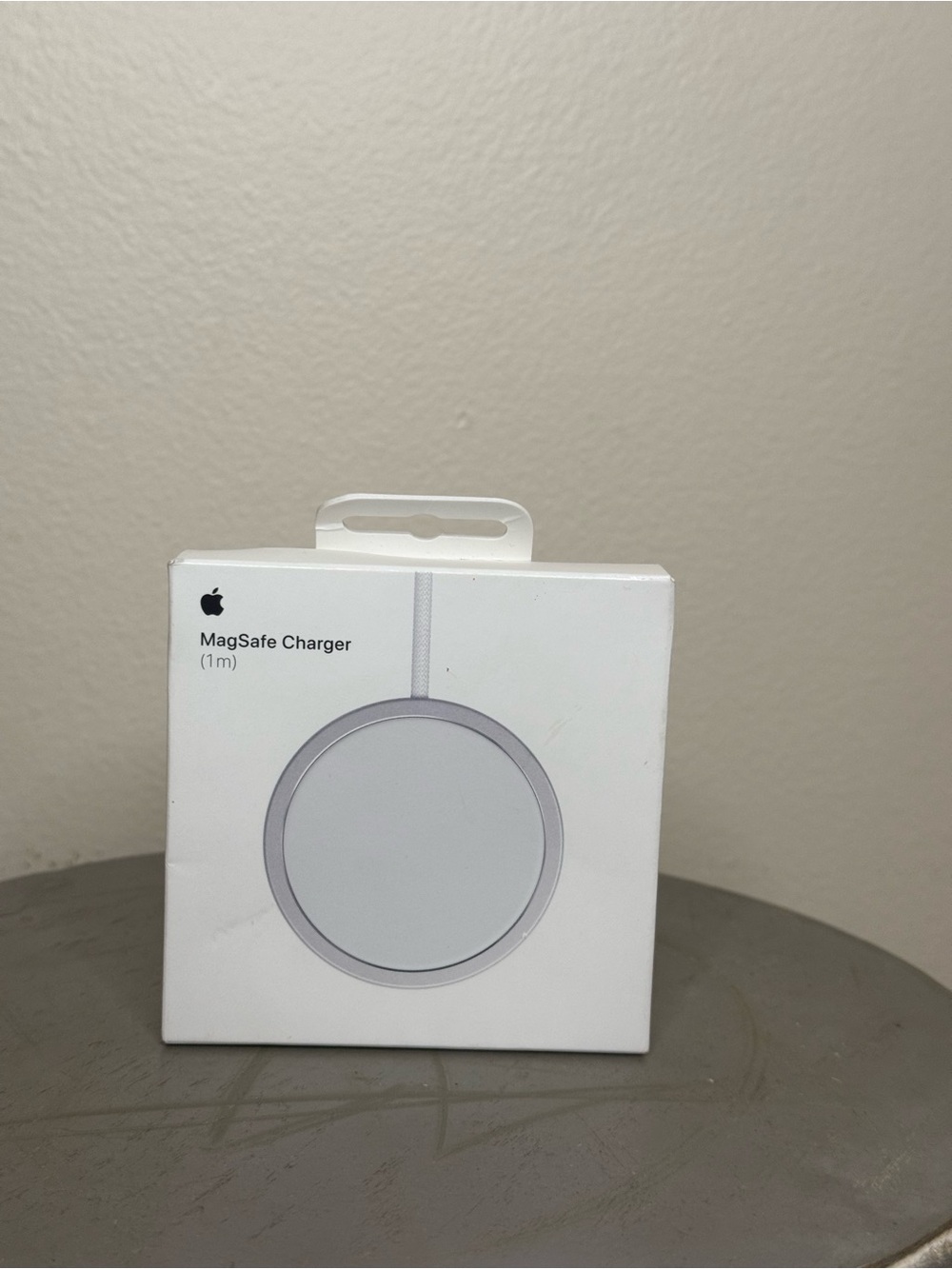Apple MagSafe Charger - White and Silver - Picture 2 of 5